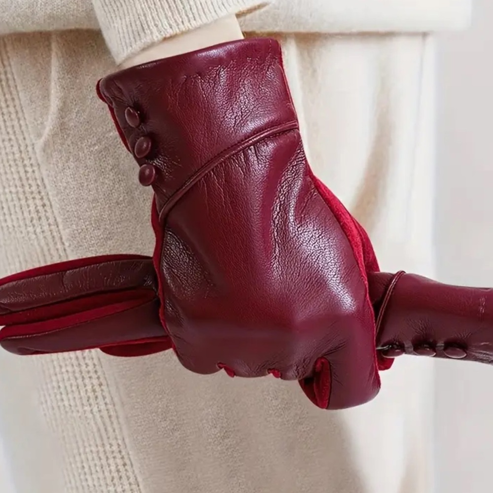 Burgundy 😍🥰 Faux Leather Gloves
